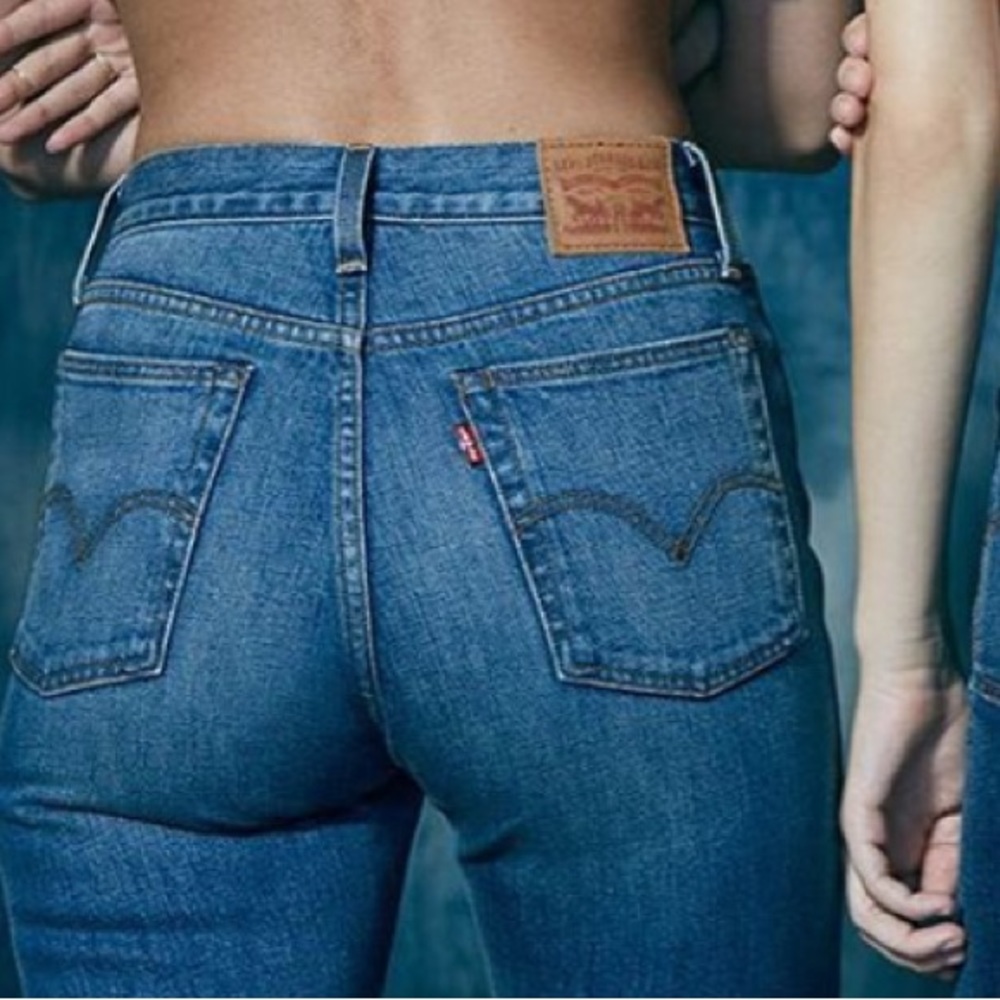 Levi’s Wedgie Straight Fit Women’s Jeans